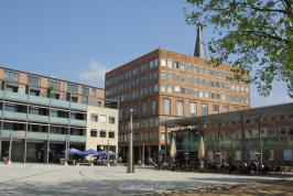 Theaterplatz_Rathaus_Aschaffenburg.JPG